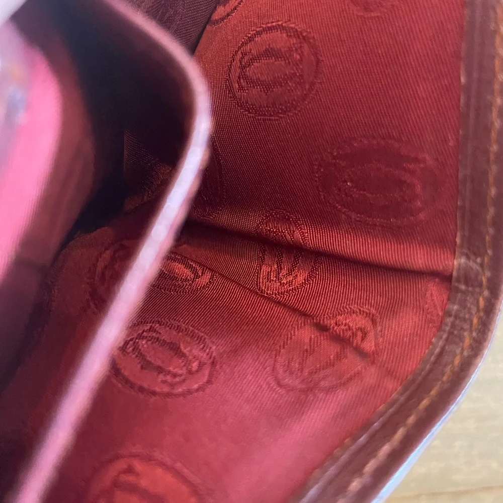 AUTHENTIC!! CARTIER Burgandy Calfskin Leather Wallet. luxury